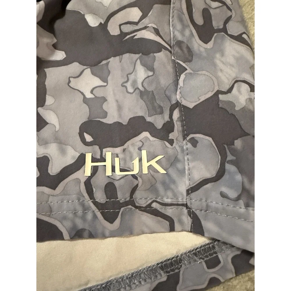 HUK Gear Men's XL Lowcountry Performance Fishing Shorts Camo Blue Black 6